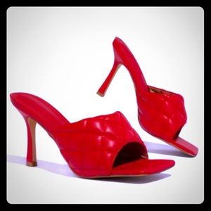 Super cute square toe sandal.